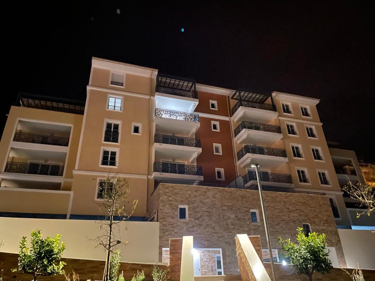 מנטון Bel Appartement Au Calme Avec Parking מראה חיצוני תמונה