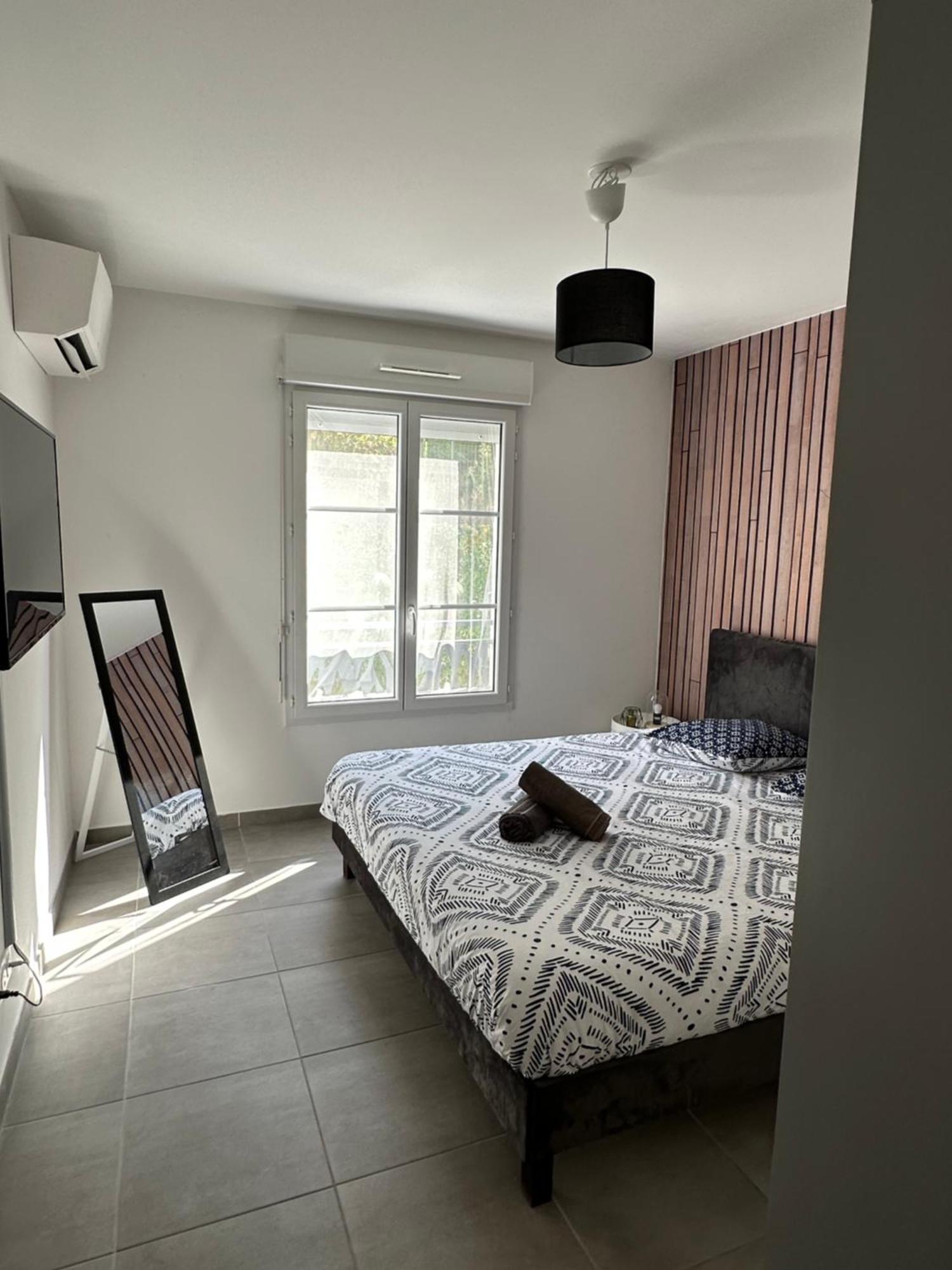 מנטון Bel Appartement Au Calme Avec Parking מראה חיצוני תמונה